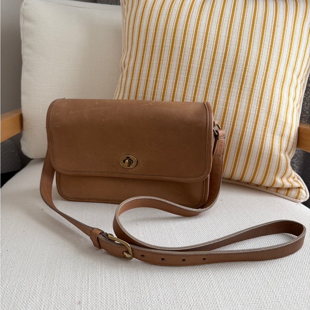 Vintage Coach City Leather Crossbody Bag